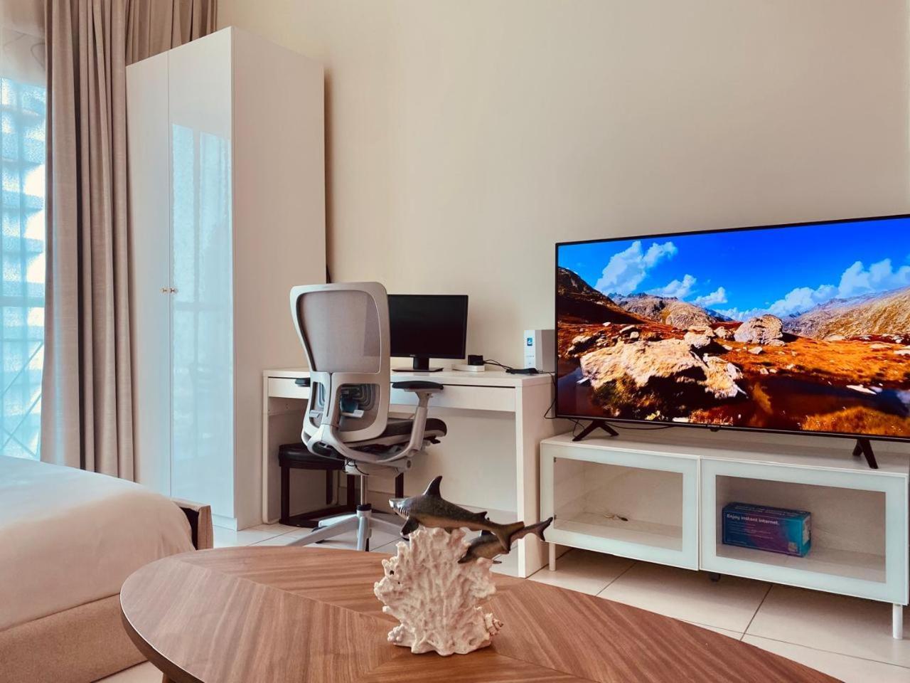Full Sea View With Balcony - Studio Apartment - 10 Min To Jbr - Dubai Exterior photo